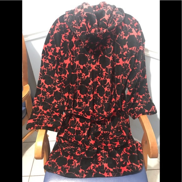 New rare Vera Bradley hooded plush fleece robe, Silhouette Floral red and black - Picture 10 of 15